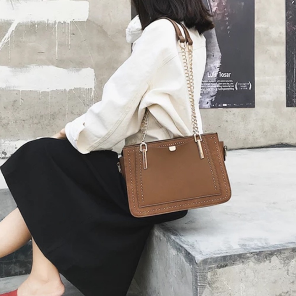 🆕JULIA Rivet Chain Shoulder Bag